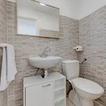 Apartmán Renata + Private Swimming Pool In