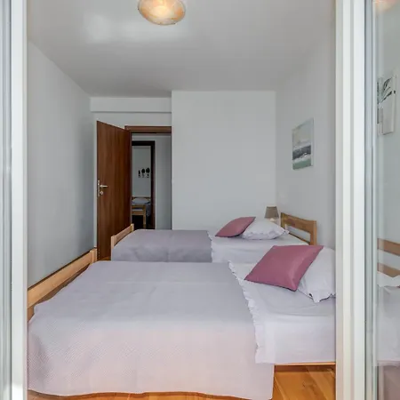 Renata + Private Swimming Pool In *