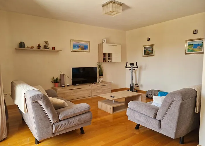 Apartman Renata + Private Swimming Pool In Split