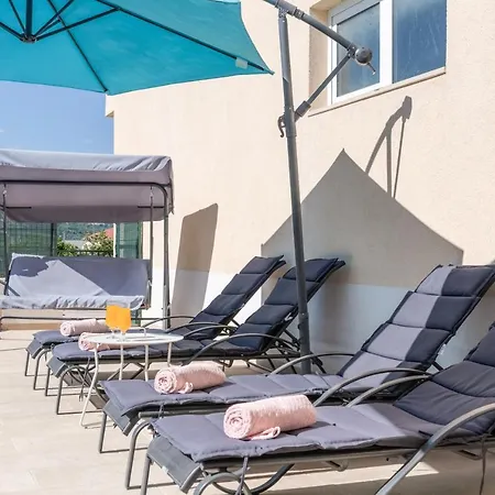 Apartament Renata + Private Swimming Pool In *