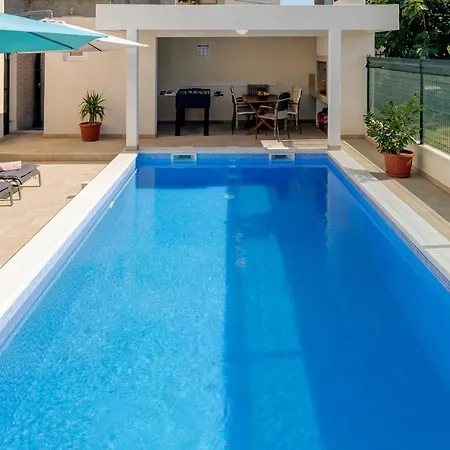 Renata + Private Swimming Pool In * Split