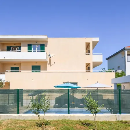 Apartman Renata + Private Swimming Pool In Split