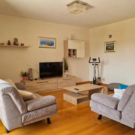 Appartement Renata + Private Swimming Pool In Split