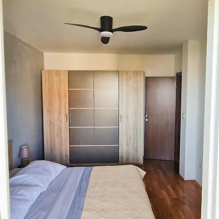 Appartement Renata + Private Swimming Pool In *