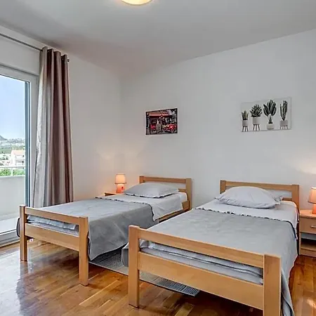 Διαμέρισμα Renata + Private Swimming Pool In *