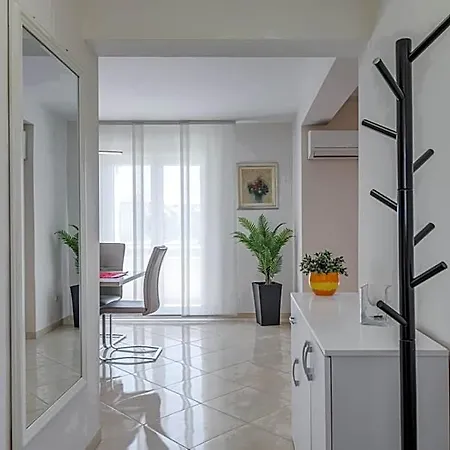 Διαμέρισμα Renata + Private Swimming Pool In
