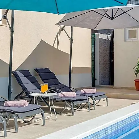 Renata + Private Swimming Pool In Διαμέρισμα Σπλιτ