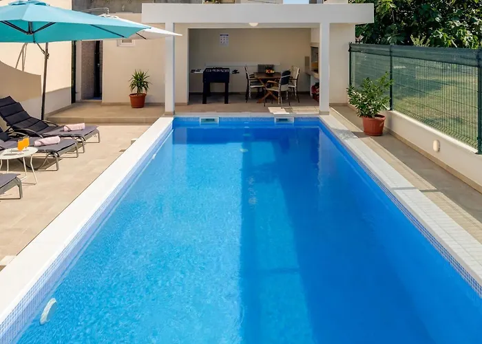 Renata + Private Swimming Pool In * Split
