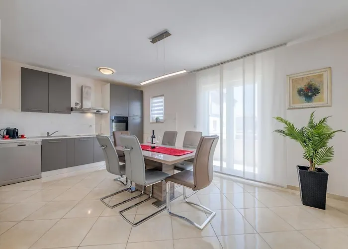 Appartement Renata + Private Swimming Pool In *
