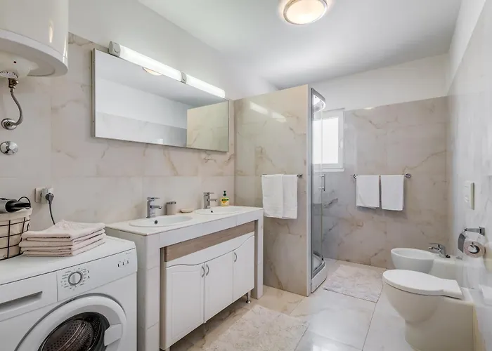 Renata + Private Swimming Pool In * Split