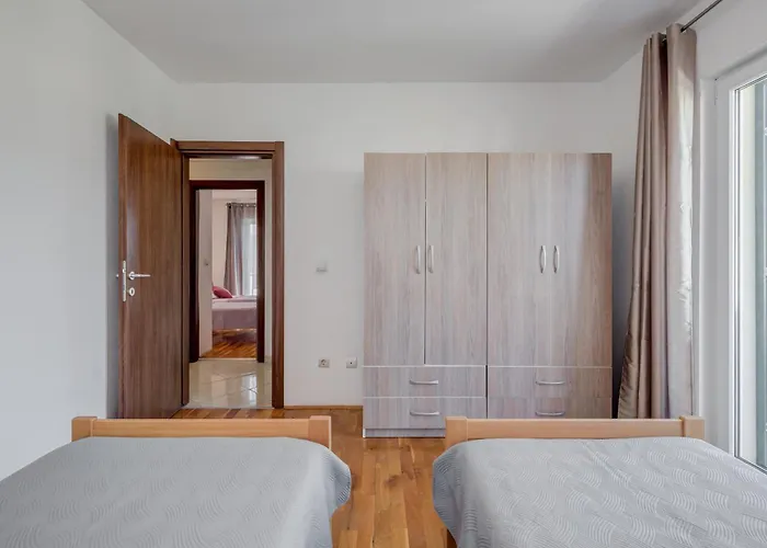 Appartement Renata + Private Swimming Pool In Split