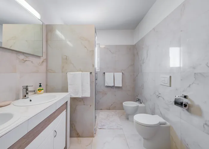 Renata + Private Swimming Pool In